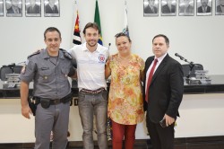 1º Tenente PM Rodrigo, Prefeito Maicon Lopes, Presidente da Câmara Municipal Fabiana Loureço da Silva e o Major e assessor do TJ-SP Vladimir Reis da Silva.