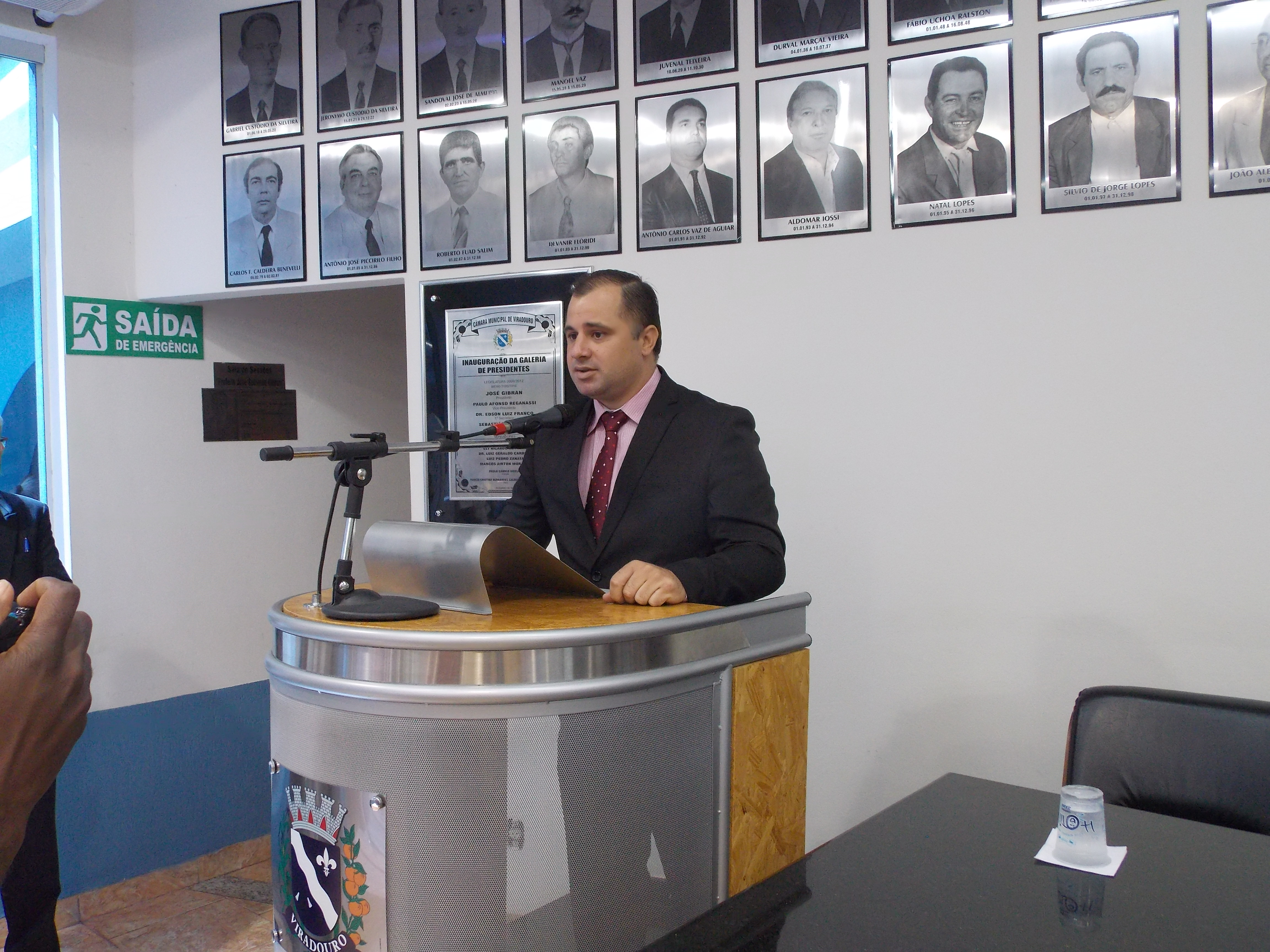 Vereador Eder do Randal, discursa durante sua posse.