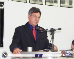 Vereador Paulo Bianchini discursa durante Sessão Solene.