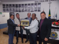 Sr. Clóvis Luiz Ferreira recebe o Título de Cidadão Viradourense.