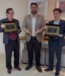 Entrega de homenagem